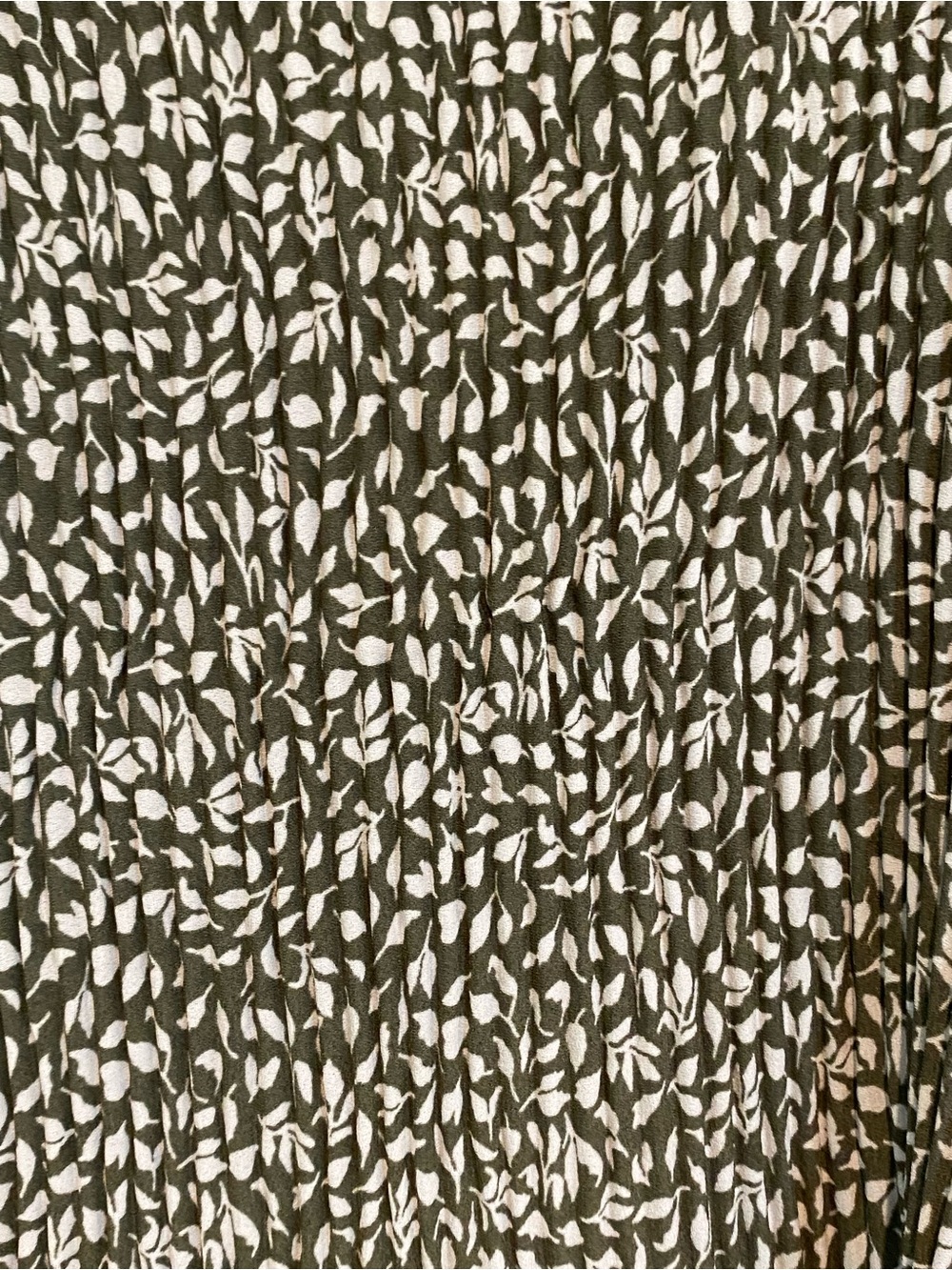 NWT Adrianna Papell Olive Green and White V-Neck Smocked Peplum Top - Picture 7 of 8